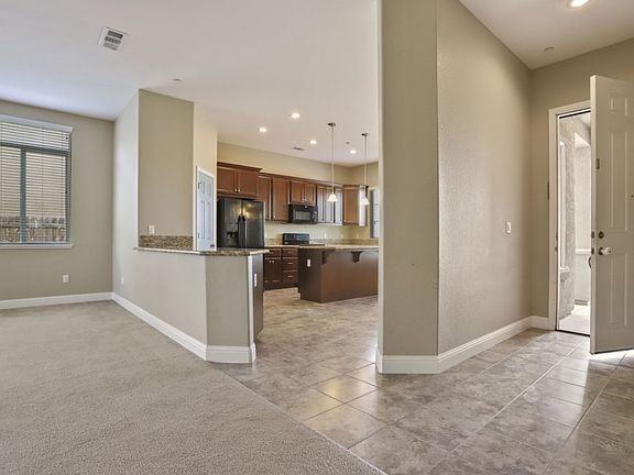 5th image of 1472 W Woodward Ave