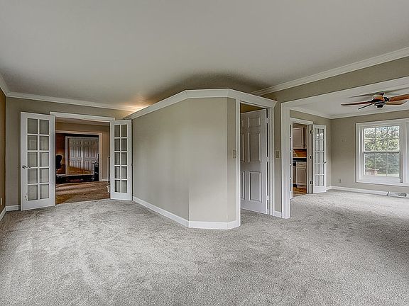 4th image of 738 Grand Ave