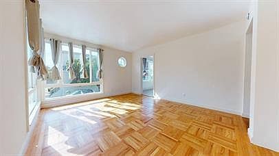 2nd image of 192 Wood St