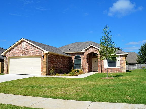 2nd image of 20941 E 40th Pl