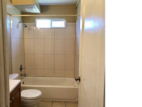 3rd image of 3617 Waller Ave