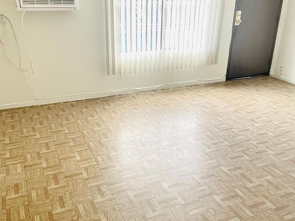 3rd image of 557 Sierra Vista Dr APT 36