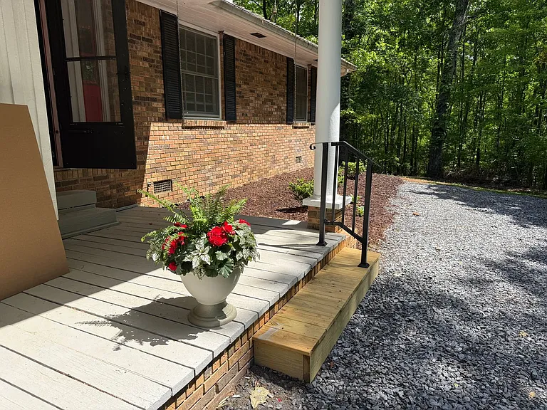 194 Lance Rd — Photo 2