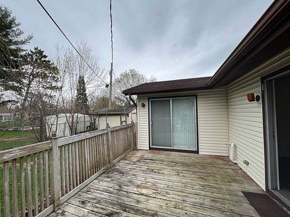 3rd image of 2805-2807 Iroquois Ct