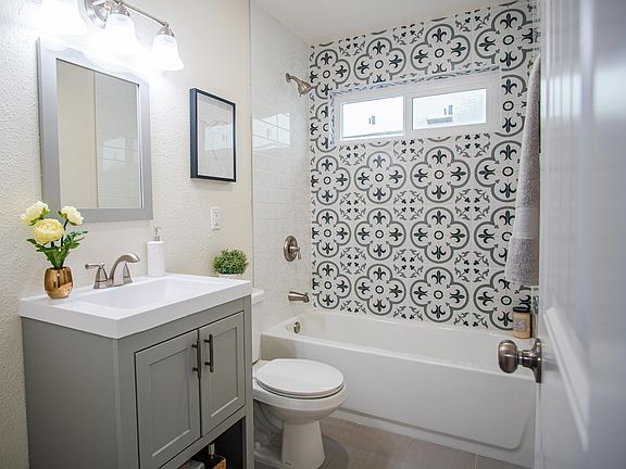 5th image of 4168 32nd St Unit 4