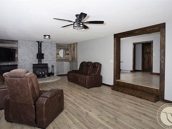 5th image of 146 Minecha Ave