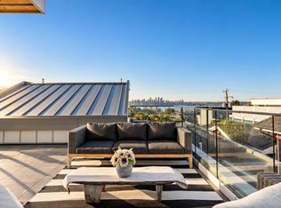 233 W 5th St #2, North Vancouver, BC V7M 1J9