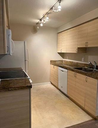 2nd image of 224 9th St APT G201