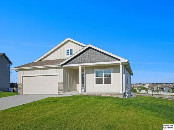 10525 S 113th St, Papillion, NE 68046