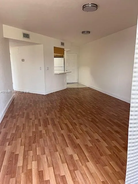 Las Vistas At Doral Condo — Photo 4