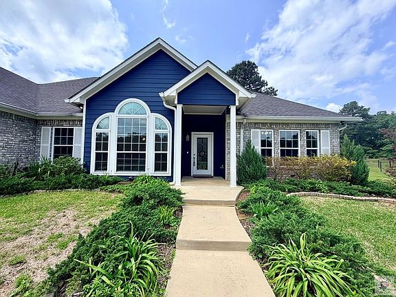 3rd image of 50 Beaver Lake Dr