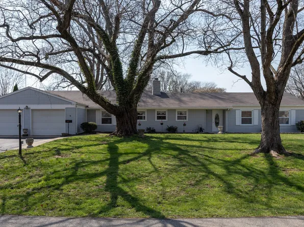 831 North Dr, Seymour, IN 47274