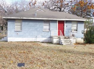 2014 Oakwood St, Haltom City, TX 76117