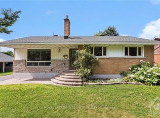 2305 Ryan Dr #A, Ottawa, ON K2C1K5