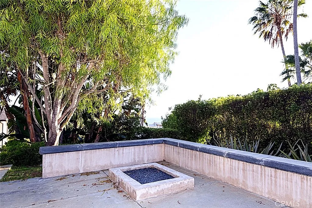 3 bed, 3.5 bath, 2505 sqft, $12,800 — Photo 3