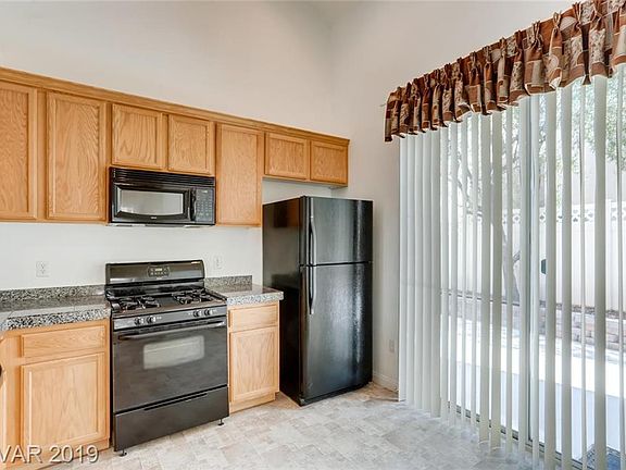 3rd image of 7544 Alexander Hills St