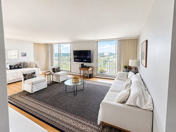 3rd image of 20 N Tower Rd APT 10M