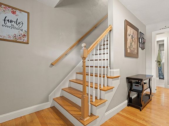 4th image of 1531 Broadway
