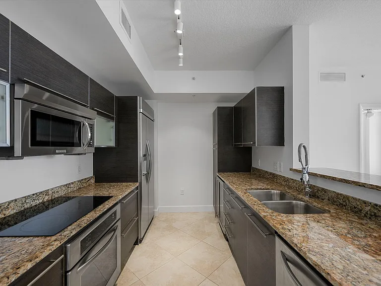 550 Okeechobee Blvd #1605 — Photo 3