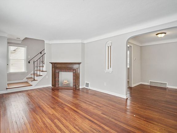 5th image of 22370 Lakemont Ave