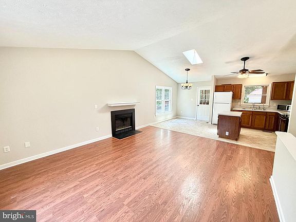 4th image of 313 Cannon Dr
