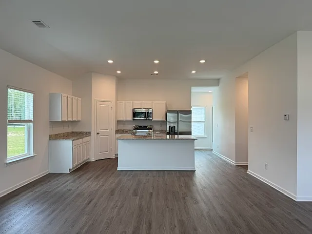 3 bed, 1549 sqft, $1,850 — Photo 4