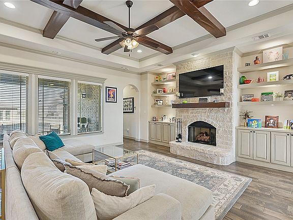 4th image of 4111 Downton Abbey Ave