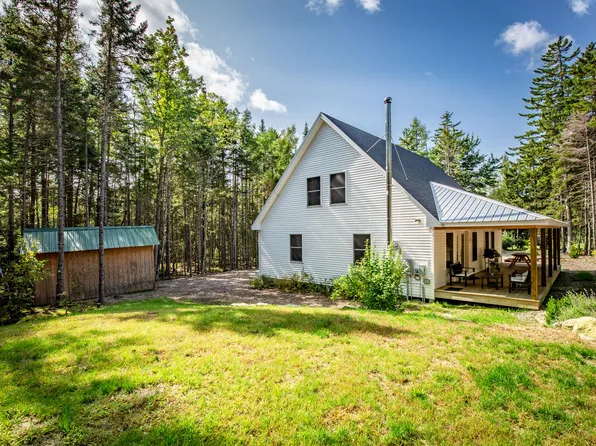 8 Pond Lane, Surry, ME 04684