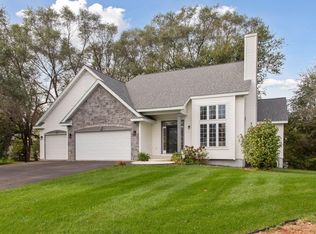 613 Topaz Ln, Hudson, WI 54016
