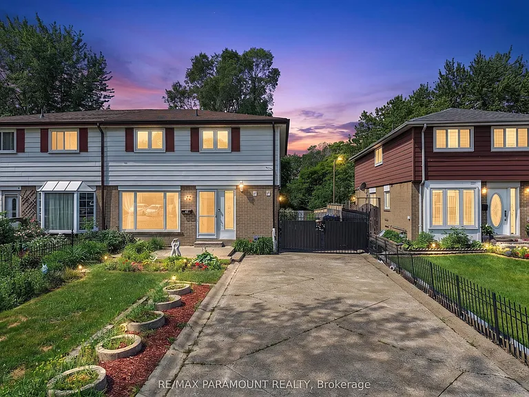47 Cloverdale Dr — Photo 1
