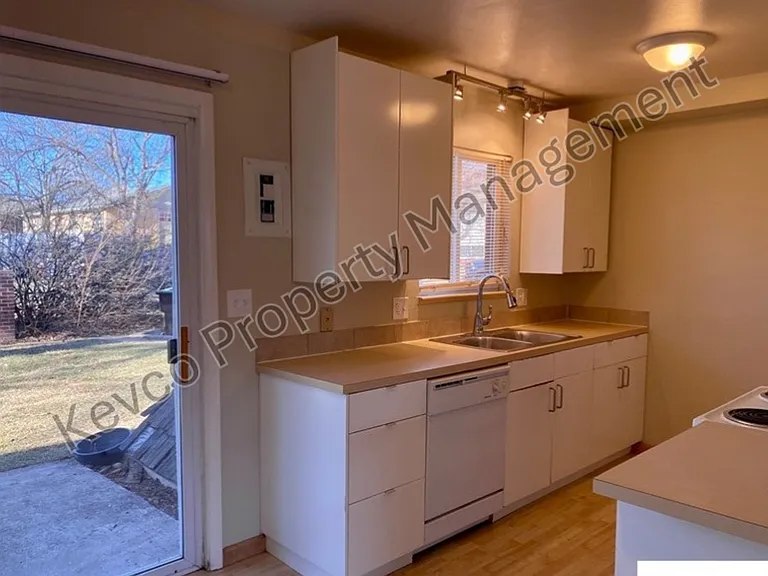 1101 Ponderosa Dr — Photo 6