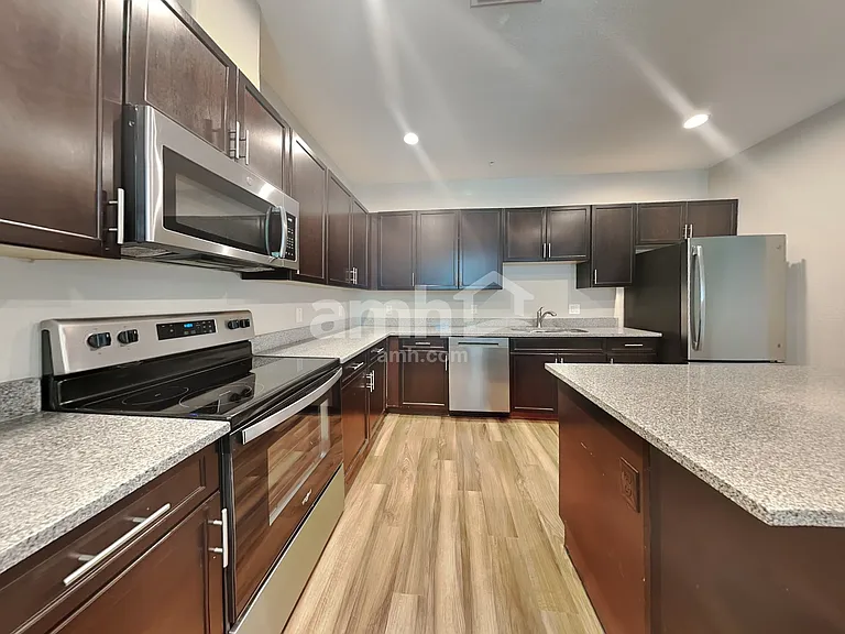 20709 W Maiden Ln — Photo 3