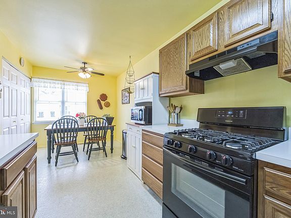 5th image of 12 Paxton Ln
