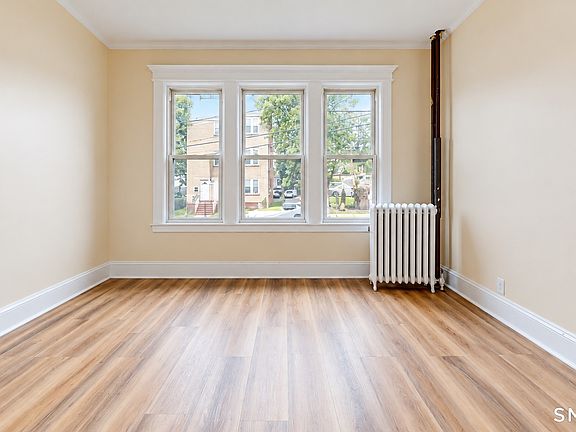4th image of 17 Bond St APT 1