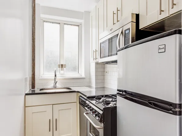 200 West 20th Street image 3 of 4