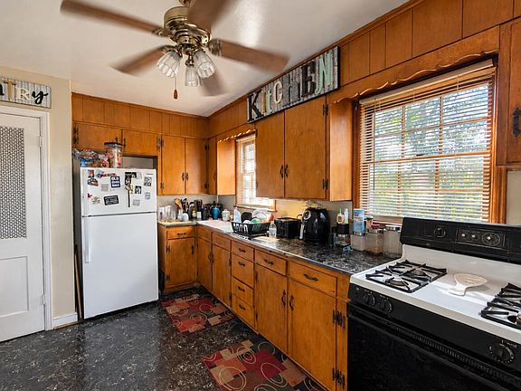 5th image of 917 10th St NW