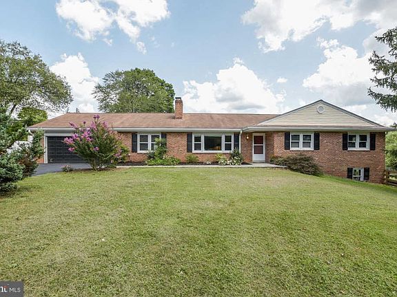 2nd image of 8716 Deanna Dr