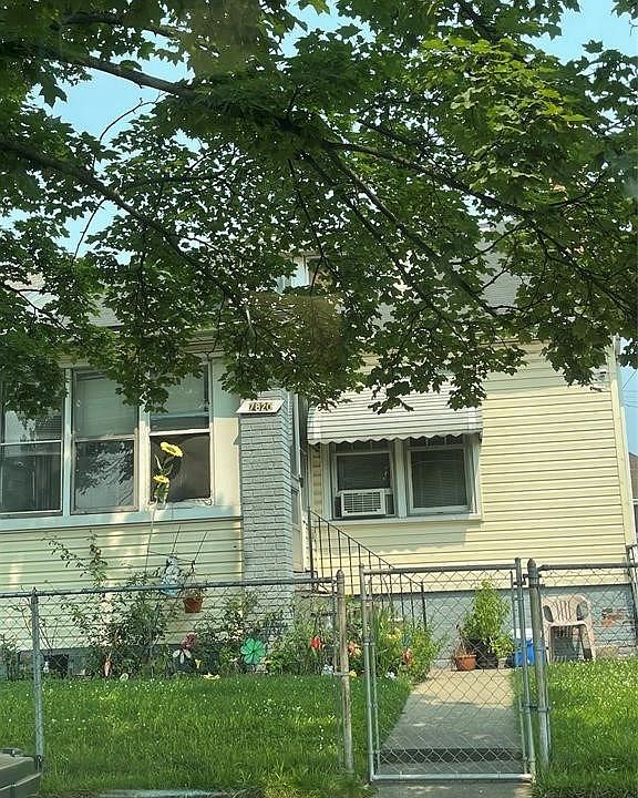 2nd image of 7820 Navy St