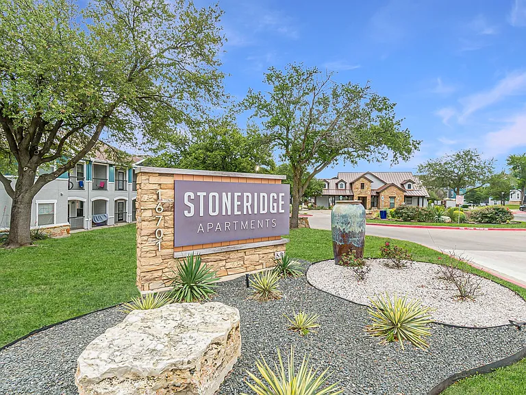 Stoneridge Apartments — Photo 27