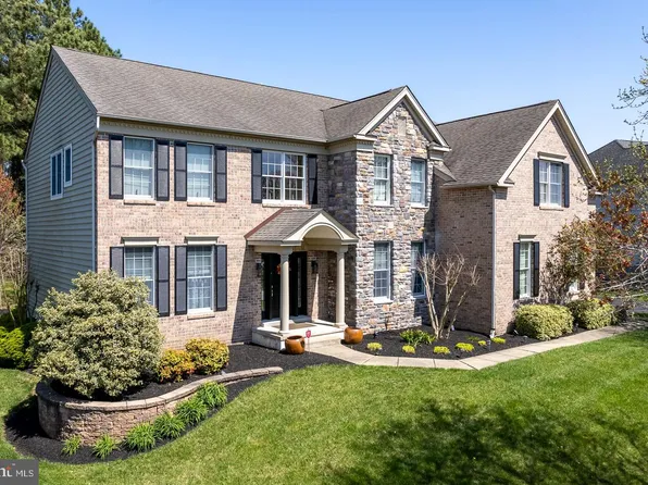 611 Parkman Ct, Bear, DE 19701