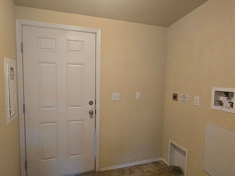 200 Cypress Cir — Photo 12