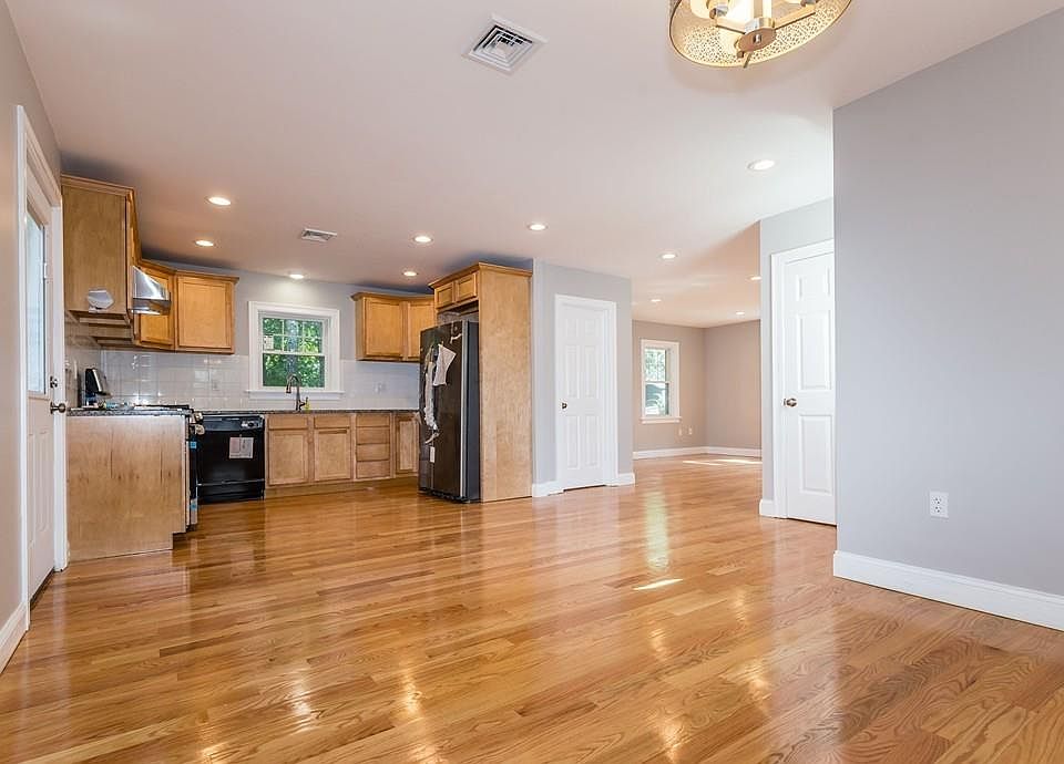 1st image of 80 Druid Hill Ave E