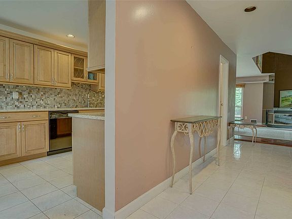 2nd image of 260 Pond View Ln