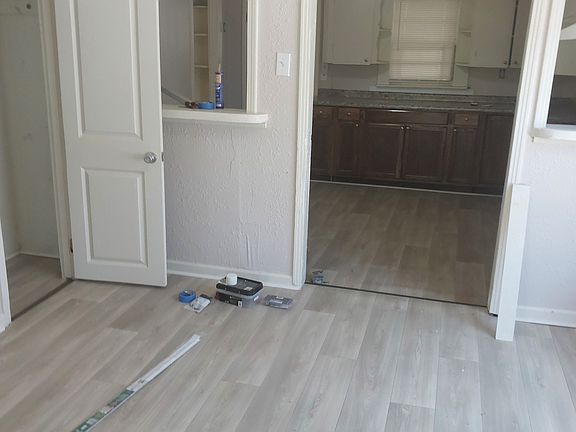 4th image of 310 E 13th St