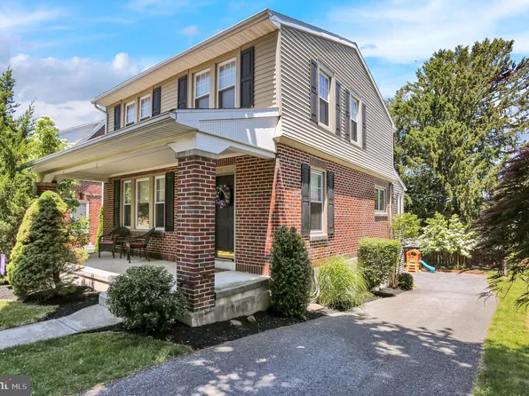 209 Elmwood Ave, West Lawn, PA 19609