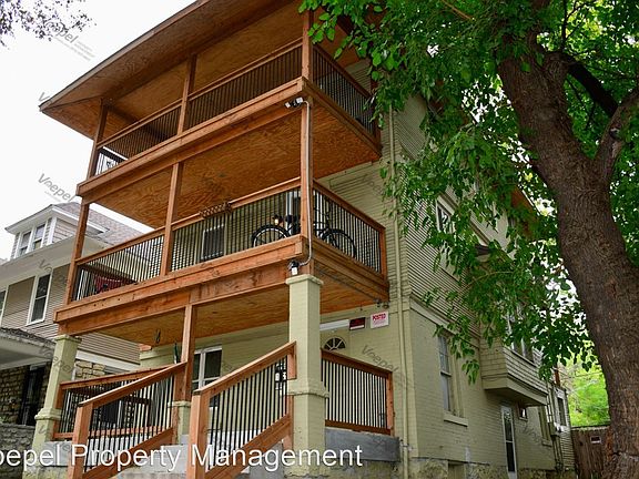 2nd image of 3808 Wyandotte St APT 3