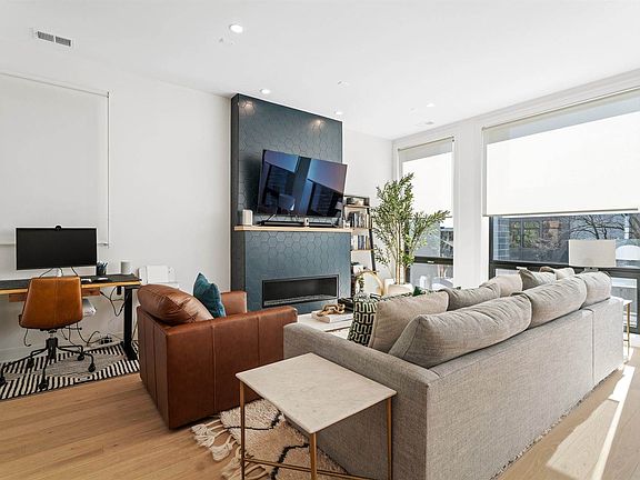 2nd image of 3018 W Lyndale St #3