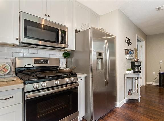5th image of 619 Golden Meadow Ln