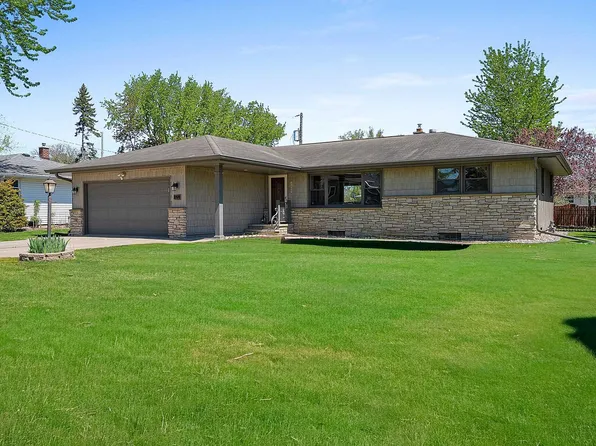 1094 Melrose St, Neenah, WI 54956
