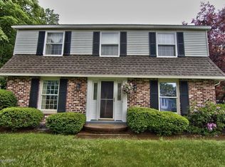 Crestwood Townhouses Roaring Brk, Moscow, PA 18444